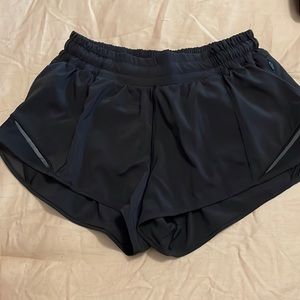 Lululemon hot tottie shorts sz 6